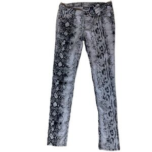 𝅺city STREETS GRAY AND BLACK SNAKESKIN SKINNY PANTS